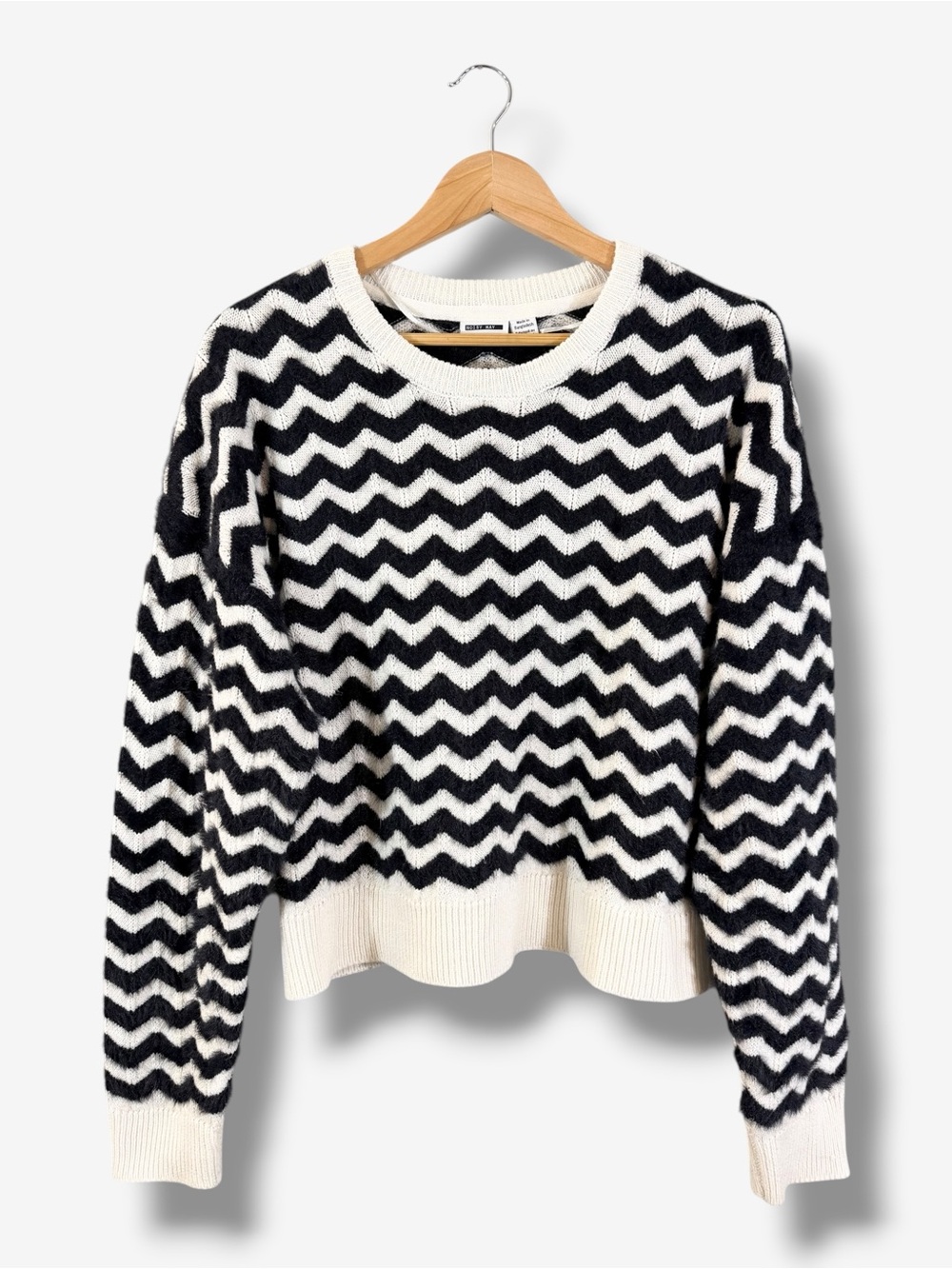 Noisy May ZUZI Black Cream Fuzzy Chevron Zigzag Crewneck Sweater Size XL